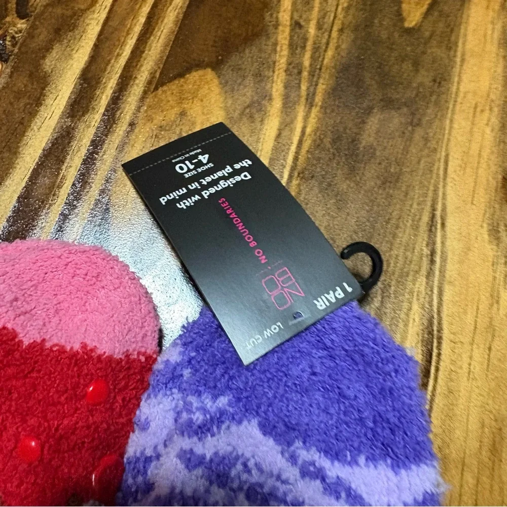 Fuzzy socks nwt muk Luks old navy & no boundaries